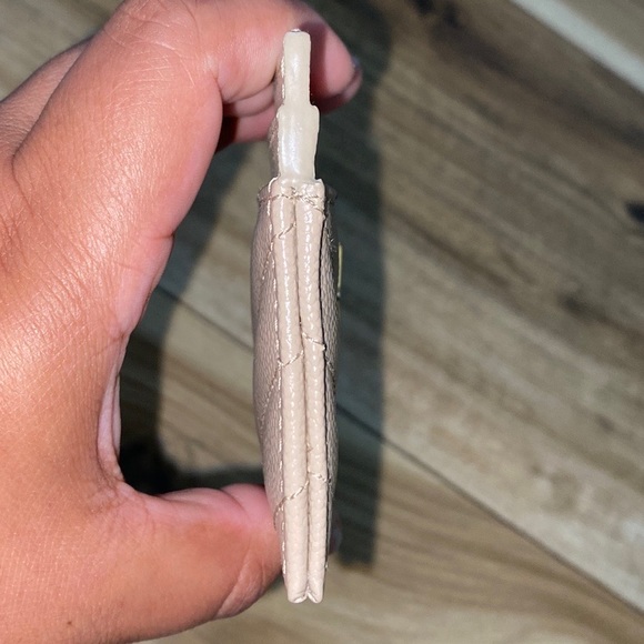 Sold - Picture 4 of 10